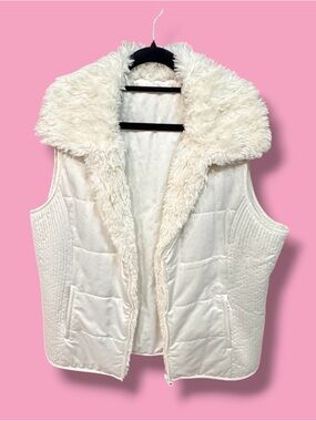 Women's White Faux Fur-Trim Quilted Vest